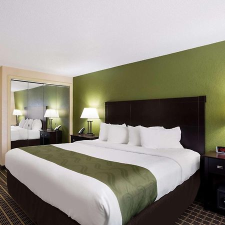 Quality Inn & Suites Big Rapids Near University Exterior photo